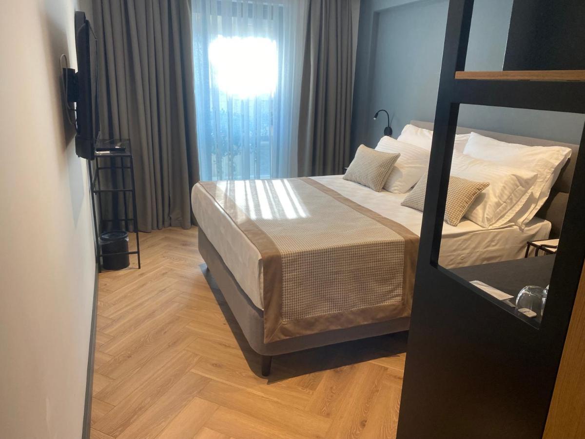 אנטליה In The Middle Hotel מראה חיצוני תמונה