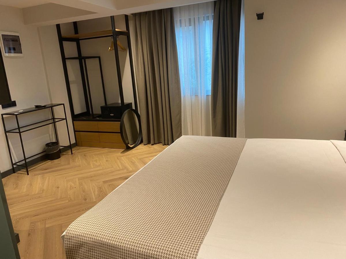 אנטליה In The Middle Hotel מראה חיצוני תמונה