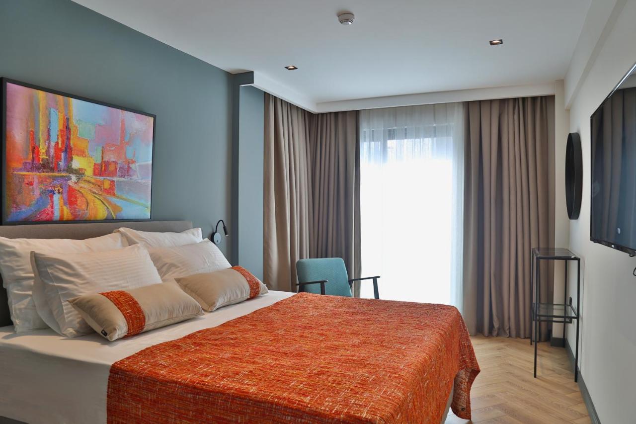 אנטליה In The Middle Hotel מראה חיצוני תמונה