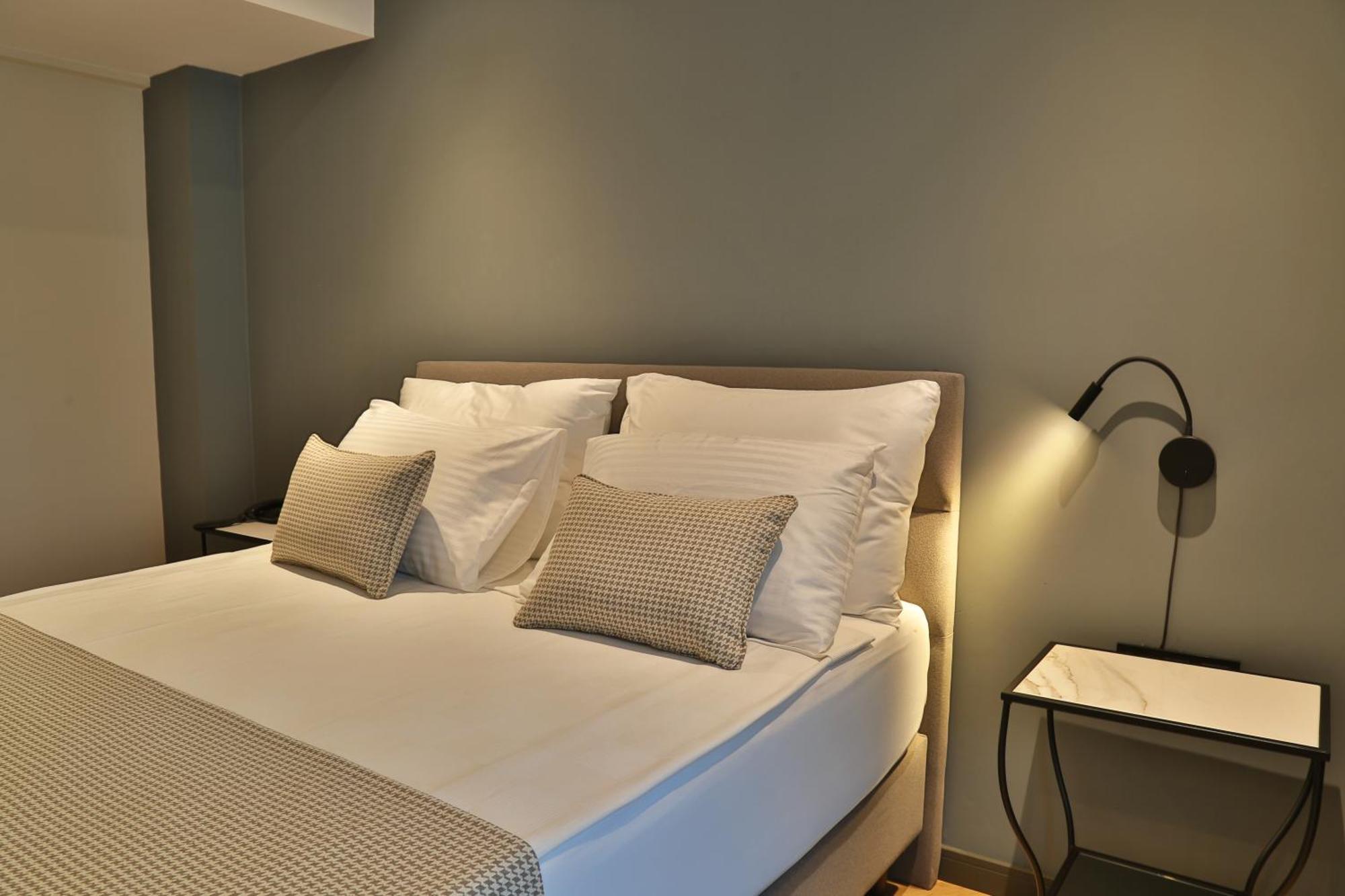 אנטליה In The Middle Hotel מראה חיצוני תמונה