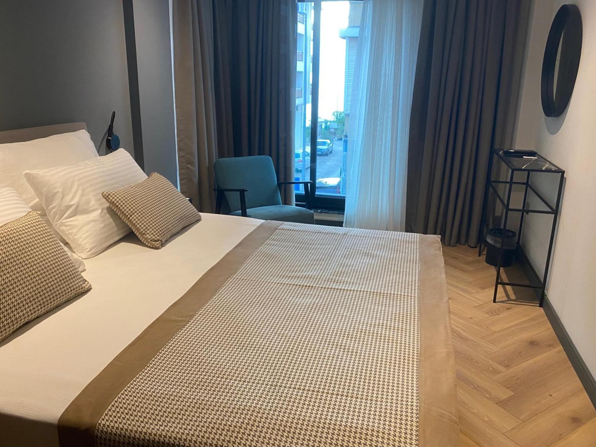אנטליה In The Middle Hotel מראה חיצוני תמונה