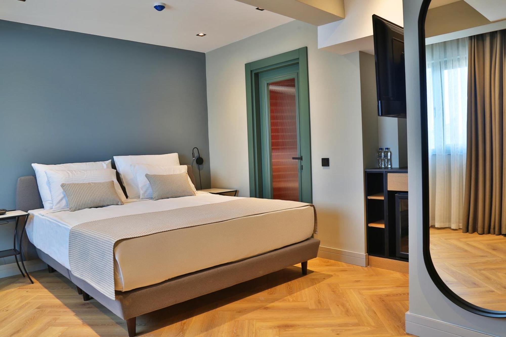 אנטליה In The Middle Hotel מראה חיצוני תמונה