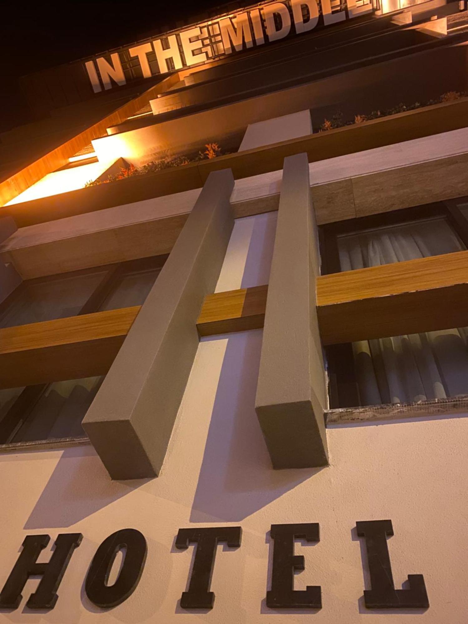 אנטליה In The Middle Hotel מראה חיצוני תמונה